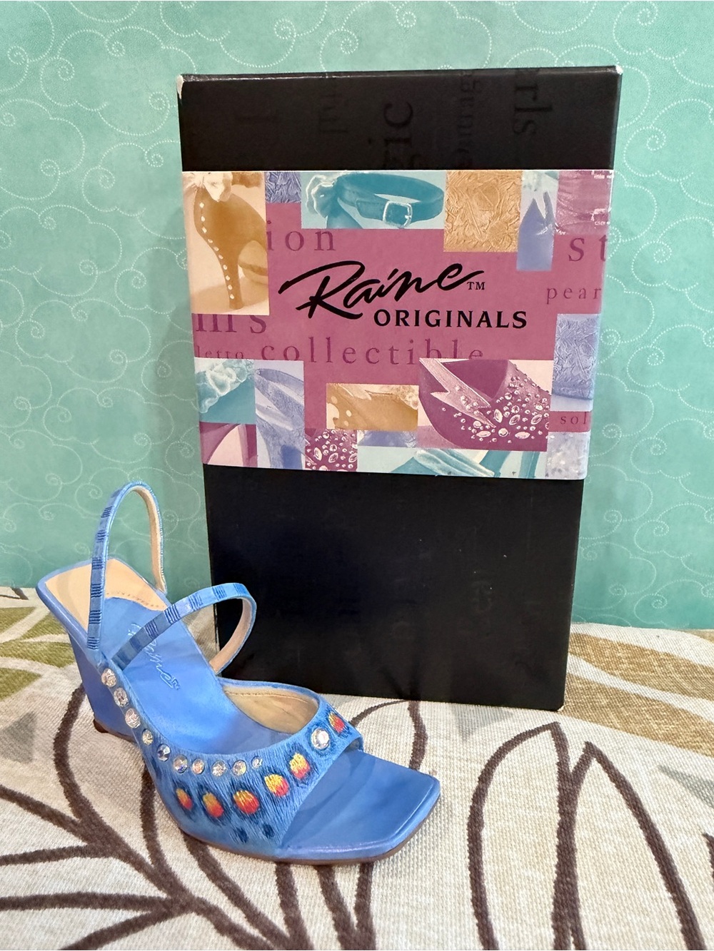 Just the Right Shoe “Karner Blue” #25183 (2002) Collectible Shoe